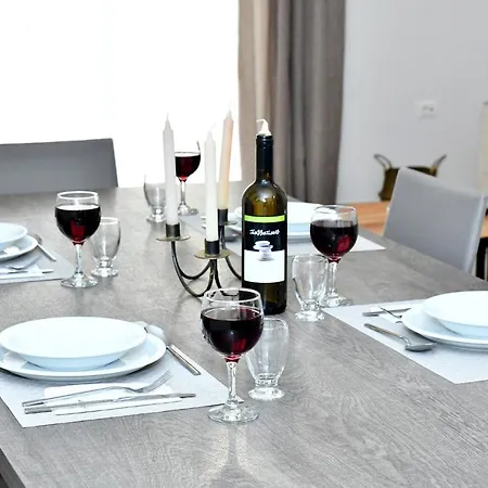 Konstantinos Apartment *